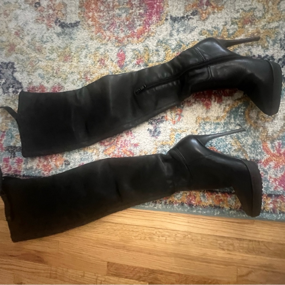 Burberry thigh high black leather boots